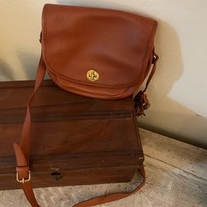 Beautiful leather Isaac Mizrahi crossbody.